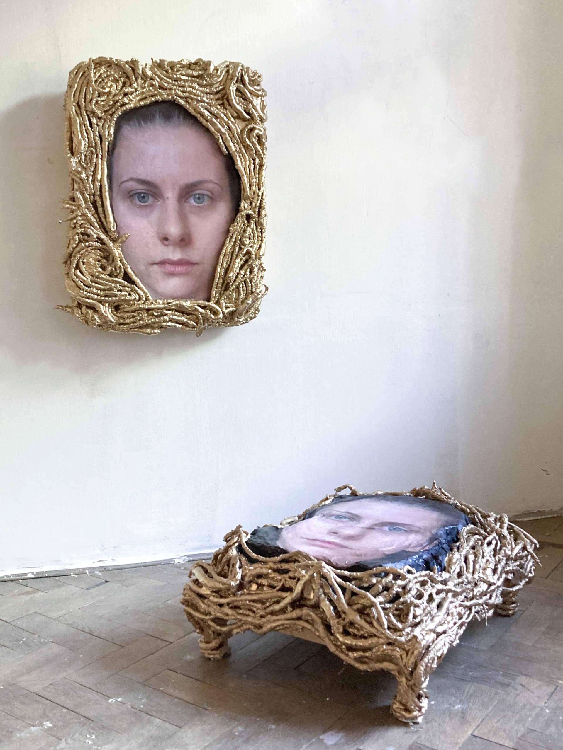 Medusa_plaster textile and photo print_100x70cm/Mirror_plaster textile and photo print_100x70cm